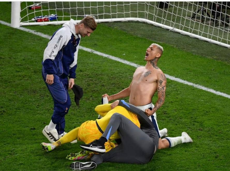 Spurs beat Man Utd to win Europa League