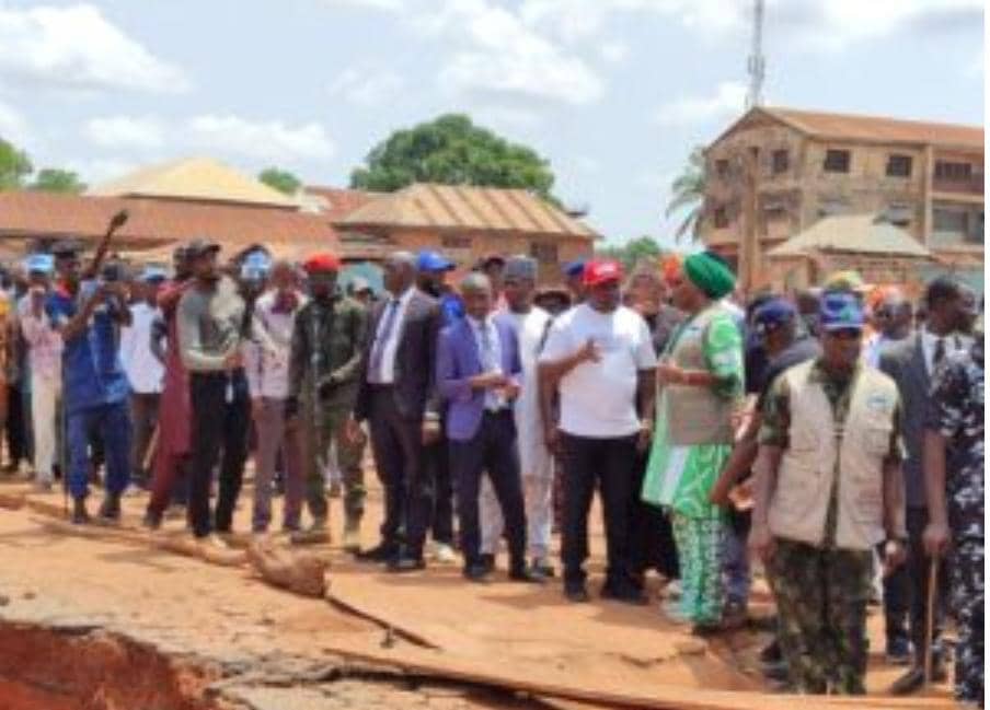 Motorists stranded as Mokwa bridge linking North, South-West collapses