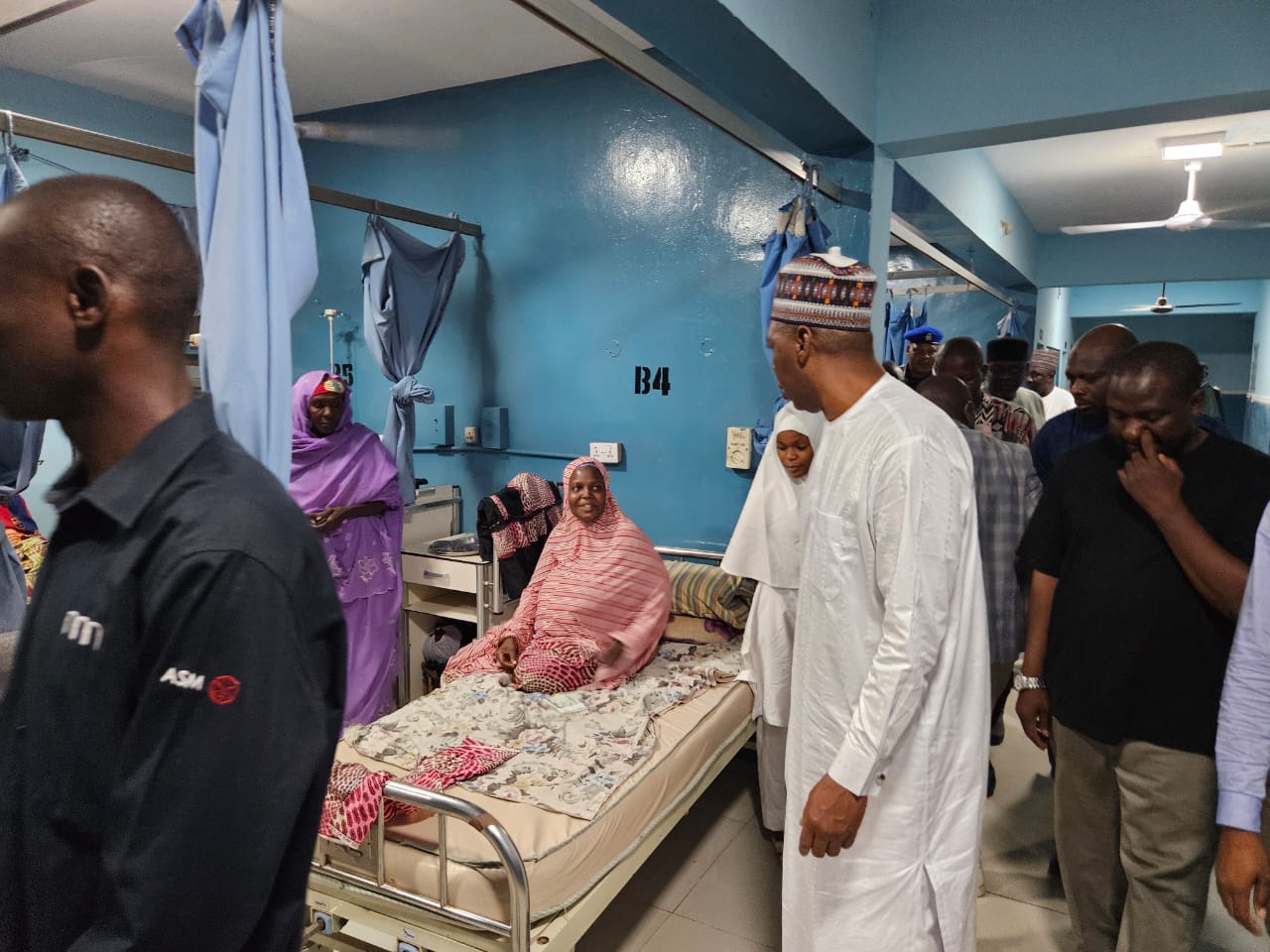 Democracy Day: Zulum appears 5:00 am at hospitals, donates cash<br>
