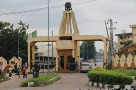 Ibadan Poly students reject naming of school after Olunloyo