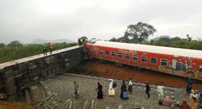 Abuja-Kaduna train derails