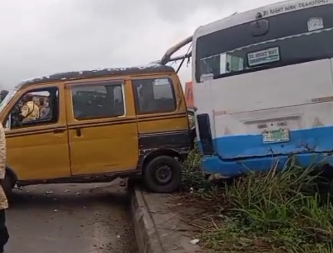 LASTMA, LASAMBUS rescue three in Lagos road crashes