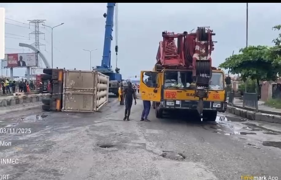 LASTMA averts major fire disaster as gas tanker overturns in Lagos