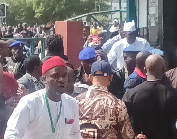 Police fire teargas at PDP HQ to disperse rioting supporters