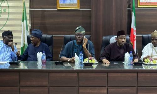 Makinde’s PDP faction holds emergency stakeholders’ meeting